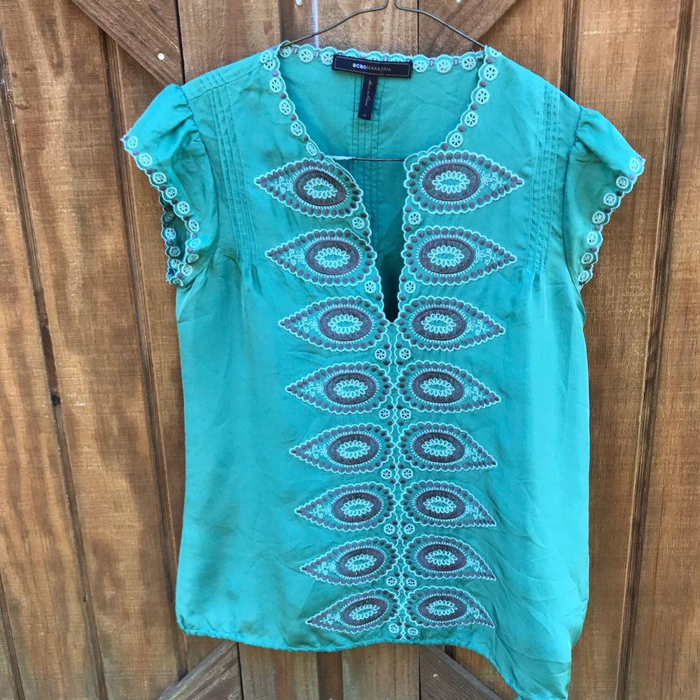 🔵BCBGMaxAzria 100% Silk Japanese Embroidered Top